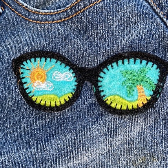 Girls Denim shorts 6-7 ❤️ for lower price & shipping cost or bundle & offer - Picture 5 of 5